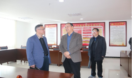 省委常委、省總工會(huì)主席馬吉孝等一行蒞臨青海物產(chǎn)集團(tuán)公司視察，調(diào)研指導(dǎo)道路貨運(yùn)企業(yè)建會(huì)、貨運(yùn)司機(jī)入會(huì)等工作