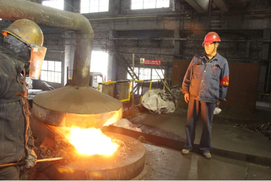 為降本，他“癡”心不改